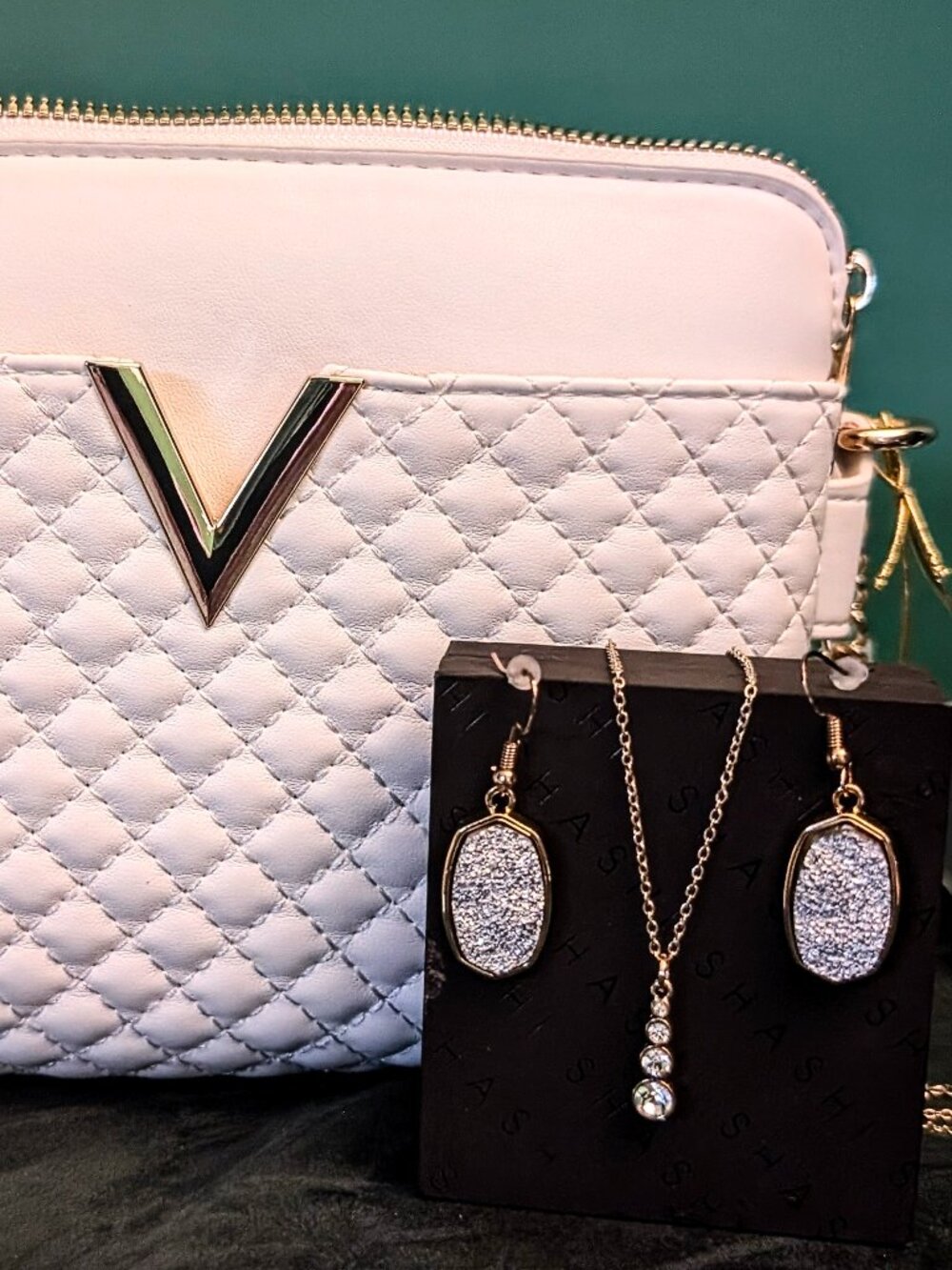 NWT White Like Dreams white crossbody handbag and gold jewelry bundle